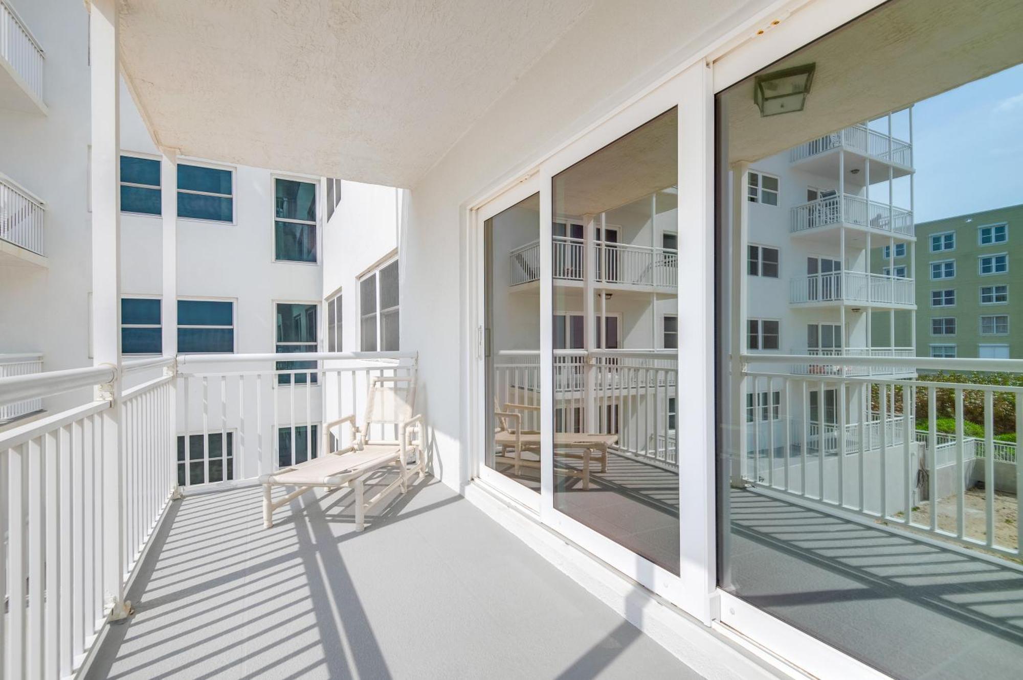 Walk To Shore Satellite Beach Condo With Ocean View Luaran gambar